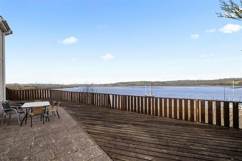 3 bedroom end of terrace house for sale, Hodders Way, Saltash PL12