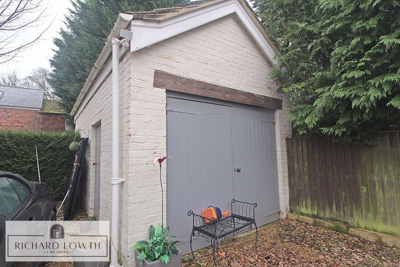 Detached Garage