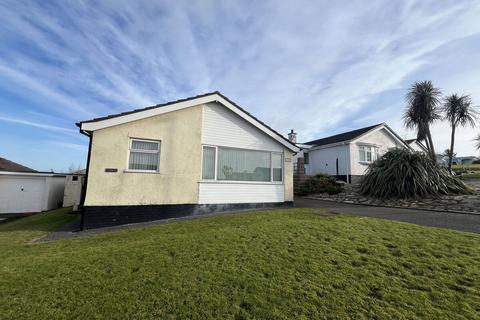 2 bedroom detached bungalow for sale, Gwelfor Estate, Cemaes Bay, Anglesey, LL67