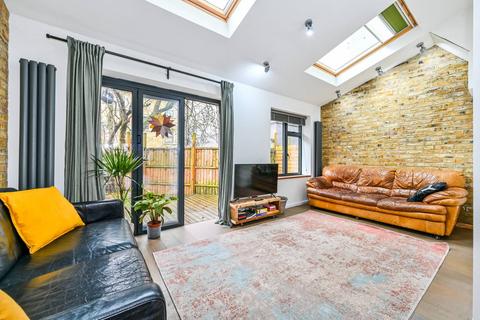 3 bedroom maisonette to rent, Queensbury Street, East Canonbury, London, N1