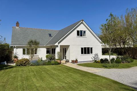 8 Dozmere Close, Feock, Truro, TR3 6RL