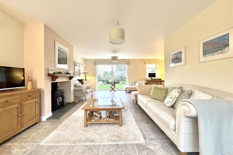 8 Dozmere Close, Feock, Truro, TR3 6RL