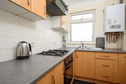 2 bedroom apartment for sale, Walton Road, West Molesey