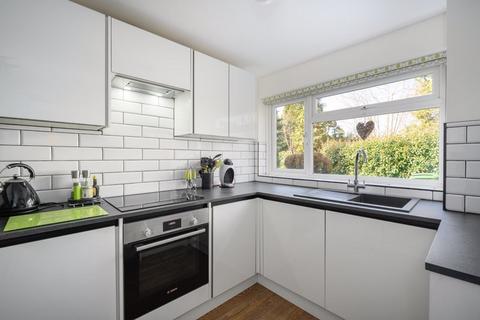 2 bedroom end of terrace house for sale, Wilton Gardens, Walton-On-Thames