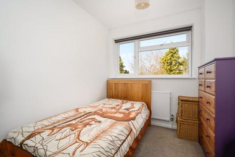 2 bedroom end of terrace house for sale, Wilton Gardens, Walton-On-Thames