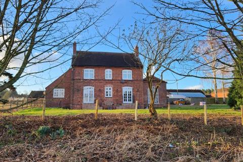 5 bedroom detached house to rent, Lizard Farmhouse, Lizard Lane, Shifnal. TF11 8QE