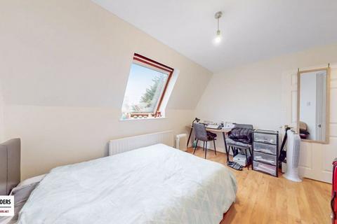 24b Hay Close, London, E15 4HN