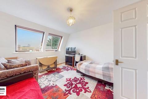 24b Hay Close, London, E15 4HN