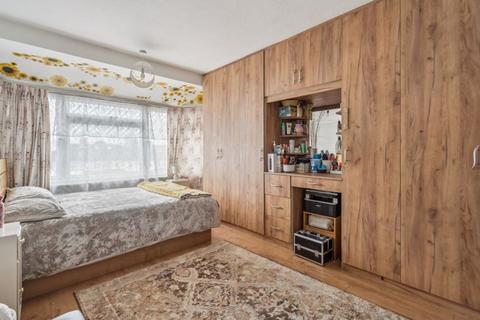 3 bedroom semi-detached house for sale, Whitton Avenue West, Greenford