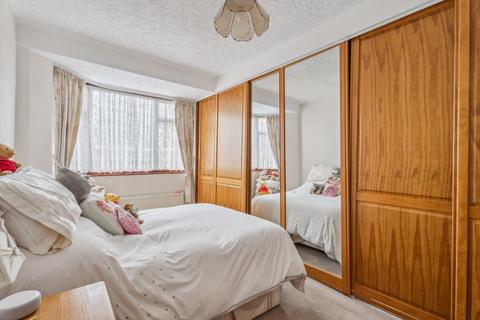 3 bedroom end of terrace house for sale, Carr Road, Northolt