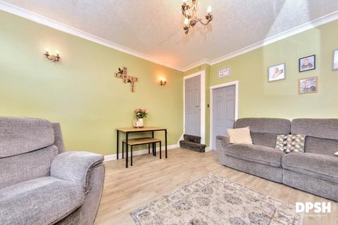 2 bedroom terraced house for sale, Asquith Avenue, Morley, Leeds