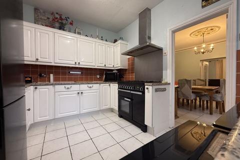 5 bedroom terraced house for sale, College Avenue, Plymouth Gated Terraced Central 5 Bedroom Property.