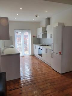 5 bedroom terraced house to rent, Littleton Street, Manchester, M7