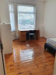 5 bedroom terraced house to rent, Littleton Street, Manchester, M7