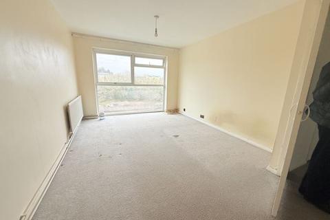 2 bedroom flat for sale, The Farmlands, Northolt