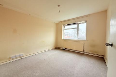 2 bedroom flat for sale, The Farmlands, Northolt