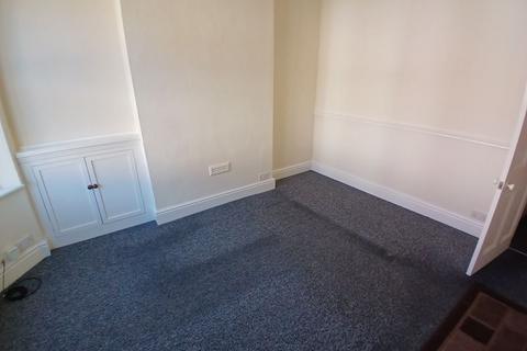 2 bedroom terraced house to rent, Haddenham Road, Leicester