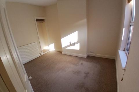 2 bedroom terraced house to rent, Haddenham Road, Leicester