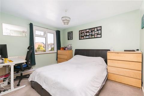 57 Nicola Close, South Croydon, CR2 6NA