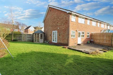 3 bedroom end of terrace house for sale, Copners Drive, Holmer Green HP15