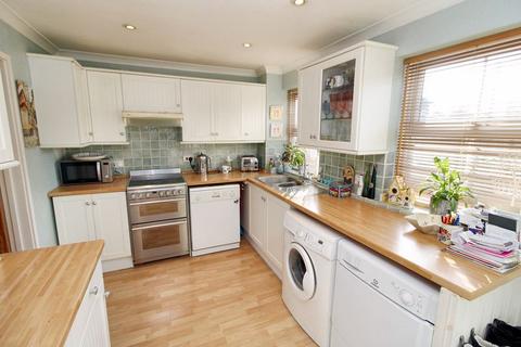 3 bedroom end of terrace house for sale, Copners Drive, Holmer Green HP15