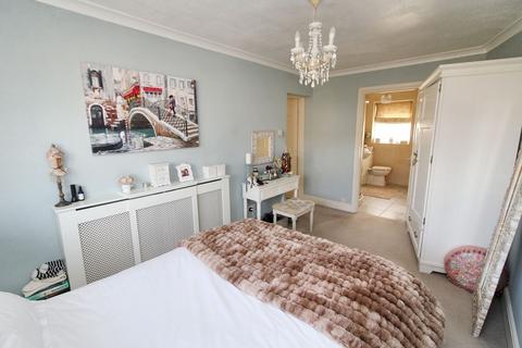 8 Copners Drive, Holmer Green, High Wycombe, HP15 6SG