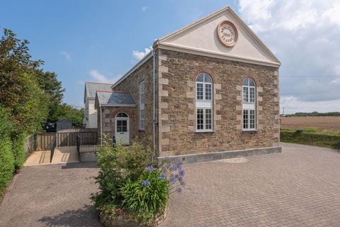 3 bedroom apartment for sale, Rural Illogan- Character first floor apartment in rural location
