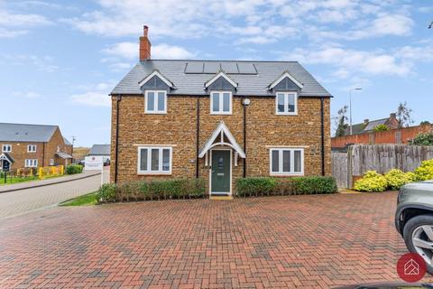 3 bedroom detached house for sale, Vera Wood Close, Banbury OX17