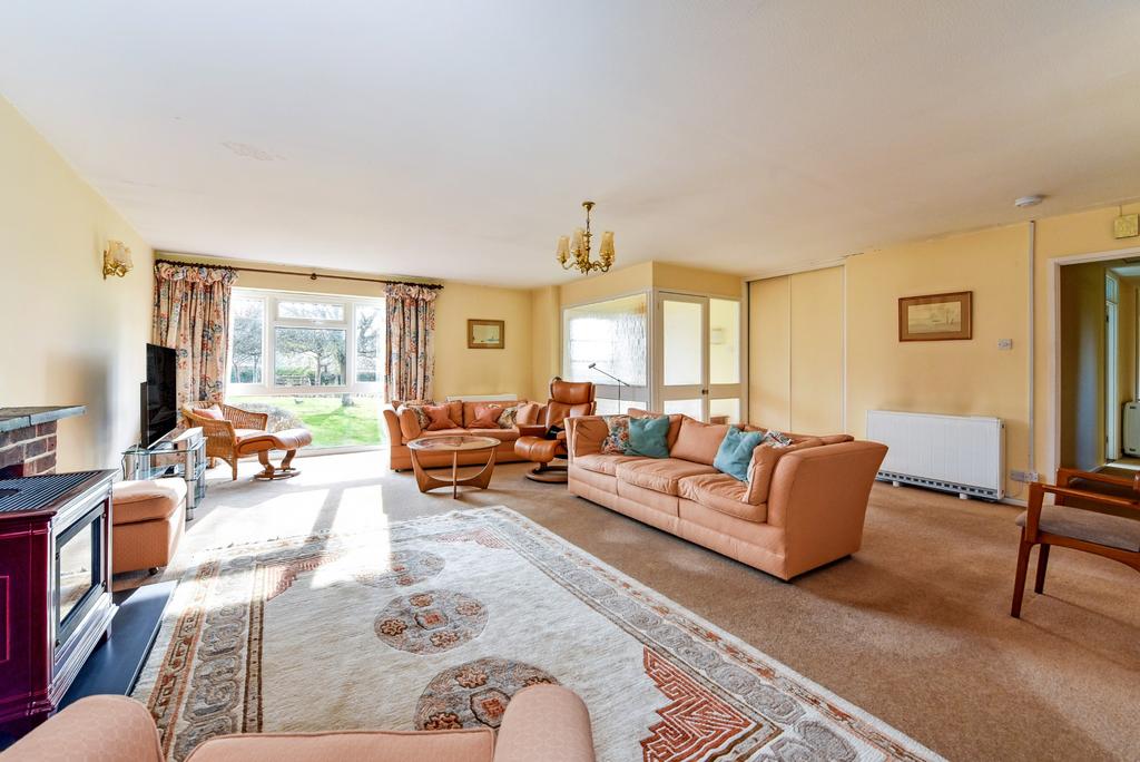 Living Dining Area