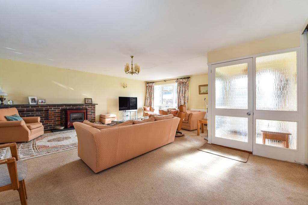 Living Dining Area