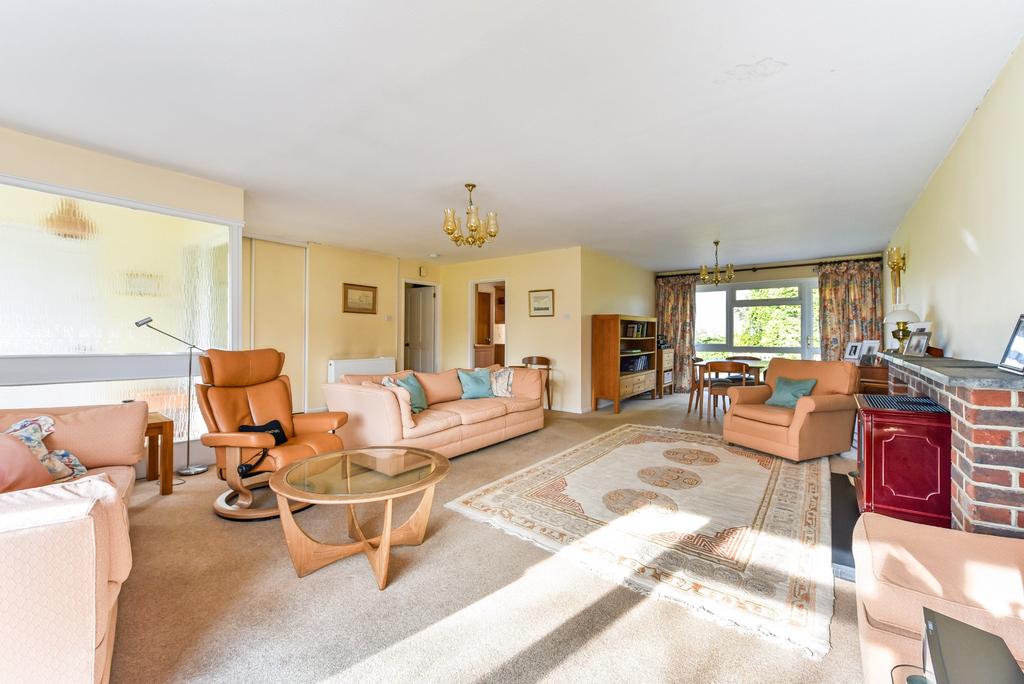 Living Dining Area