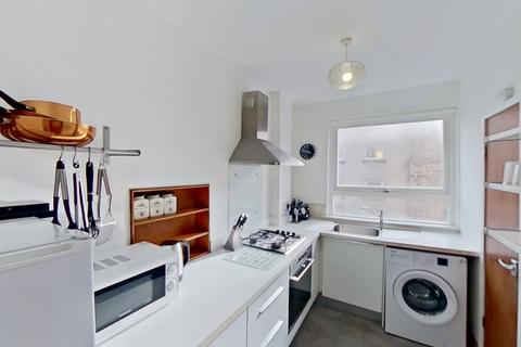 undefined, Brown's Close, Edinburgh, EH8