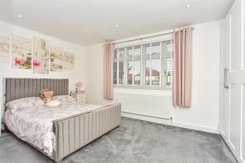19 Knowle Avenue, Bexleyheath, DA7 5LP