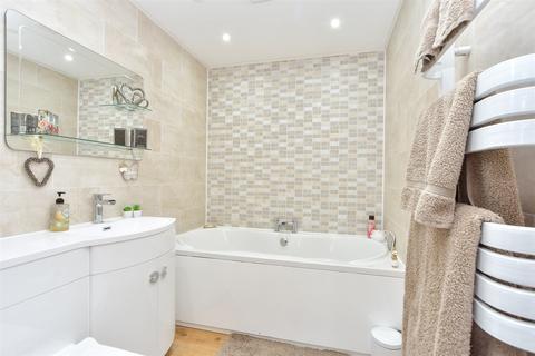 19 Knowle Avenue, Bexleyheath, DA7 5LP