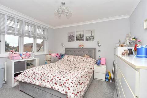 19 Knowle Avenue, Bexleyheath, DA7 5LP