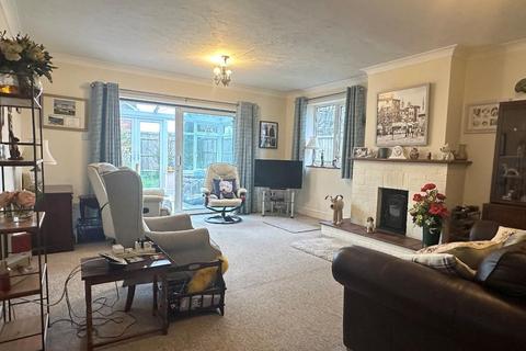 5 Downland Road, Upper Beeding, Steyning, BN44 3JS