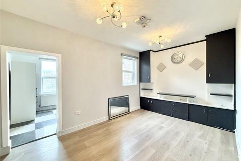 3 bedroom apartment to rent, Northfield Avenue, London W13