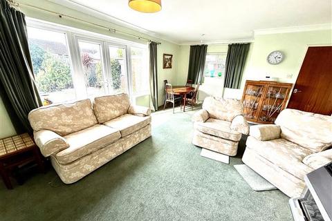22 Hamble Gardens, Worthing, BN13 3NH