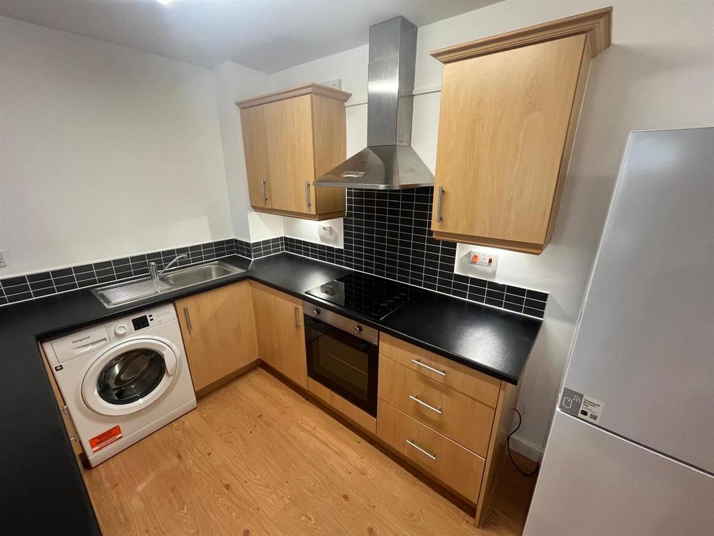 Kitchen 2.jpg