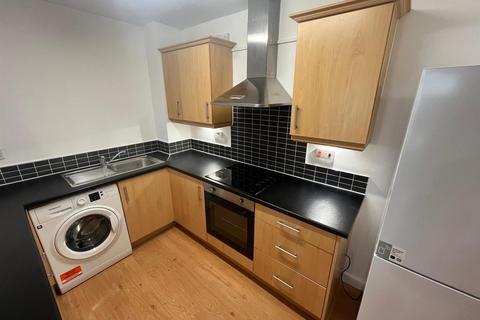 2 bedroom flat to rent, New Hall Lane, Preston