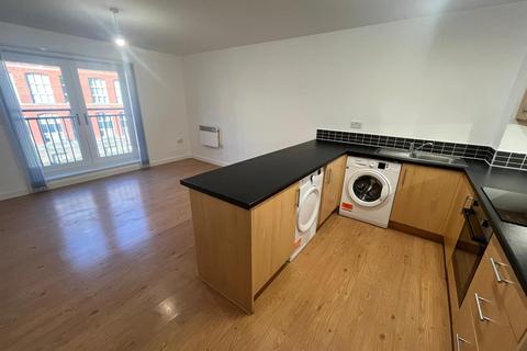 2 bedroom flat to rent, New Hall Lane, Preston