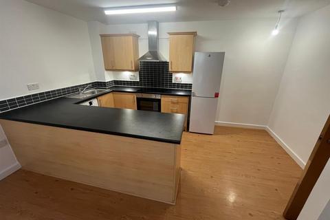 2 bedroom flat to rent, New Hall Lane, Preston