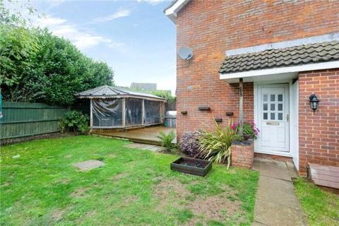 1 bedroom end of terrace house for sale, Burleigh Court, Buckingham, Buckinghamshire