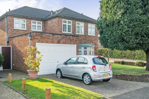 4 bedroom detached house for sale, Kinnaird Avenue, Bromley