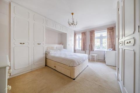 4 bedroom detached house for sale, Kinnaird Avenue, Bromley