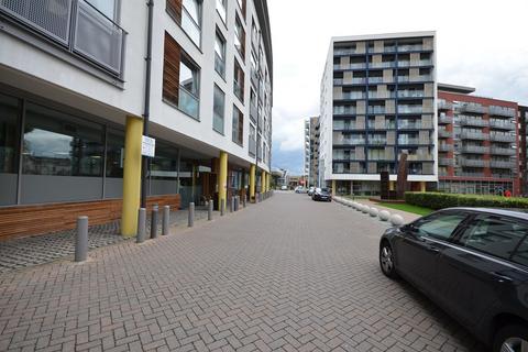 2 bedroom flat to rent, Deals Gateway, London SE13