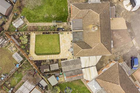 7 Airedale Close, Dartford, DA2 6JL