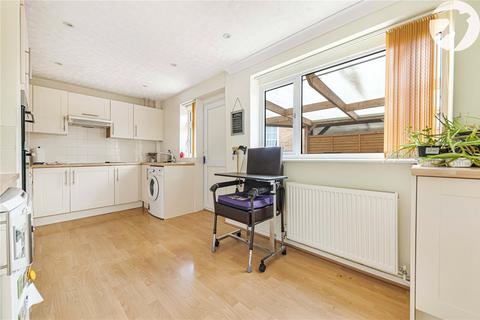 7 Airedale Close, Dartford, DA2 6JL