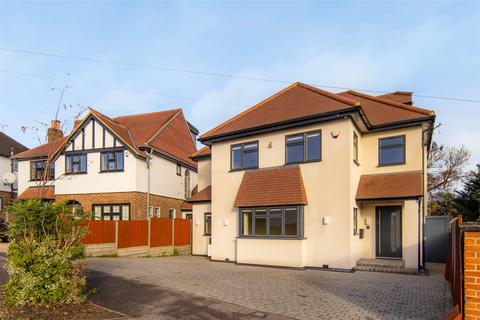 4 bedroom detached house to rent, Denehurst Gardens, Woodford Green