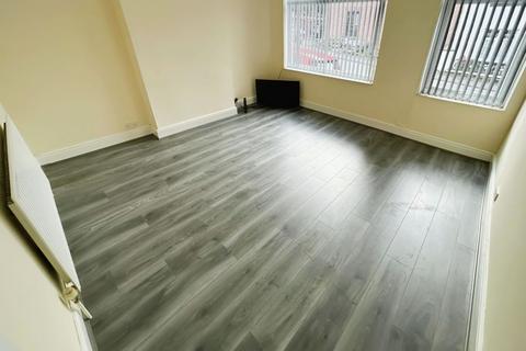 1 bedroom flat to rent, Cemetery Road, Stourbridge